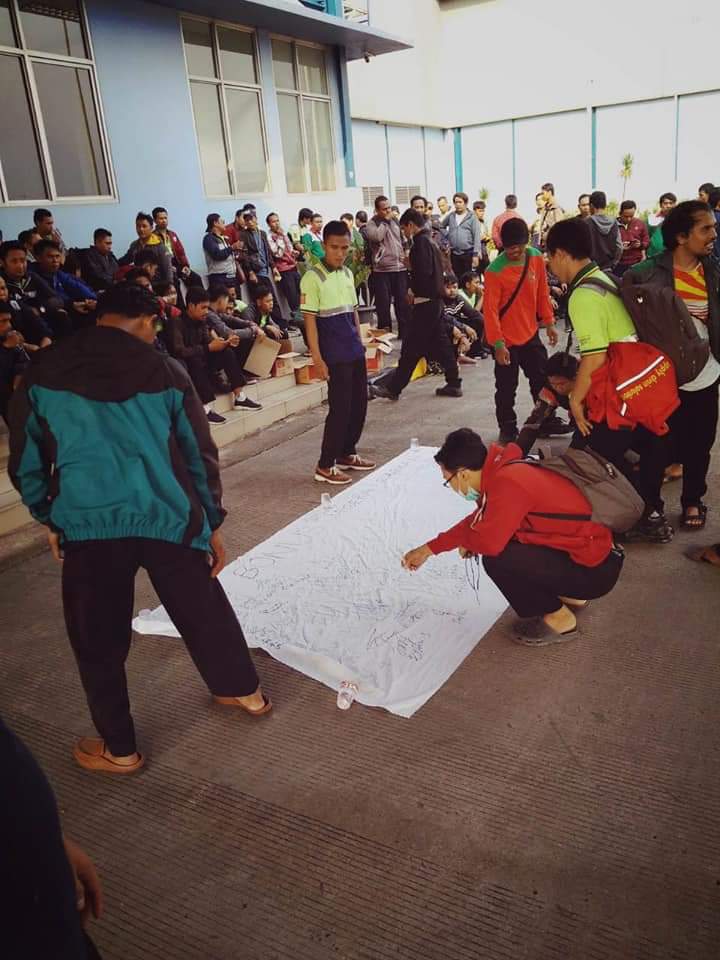 Sebasti56340900's tweet photo. Kami yakin PT Linfox mampu memberikan Bonus yang layak untuk karyawan nya...

Keluarga kami menunggu di rumah dengan harapan positif Perusahaan Logistik terbesar ini menghargai kerja keras para karyawan nya... https://t.co/5Pt5C8O9p0