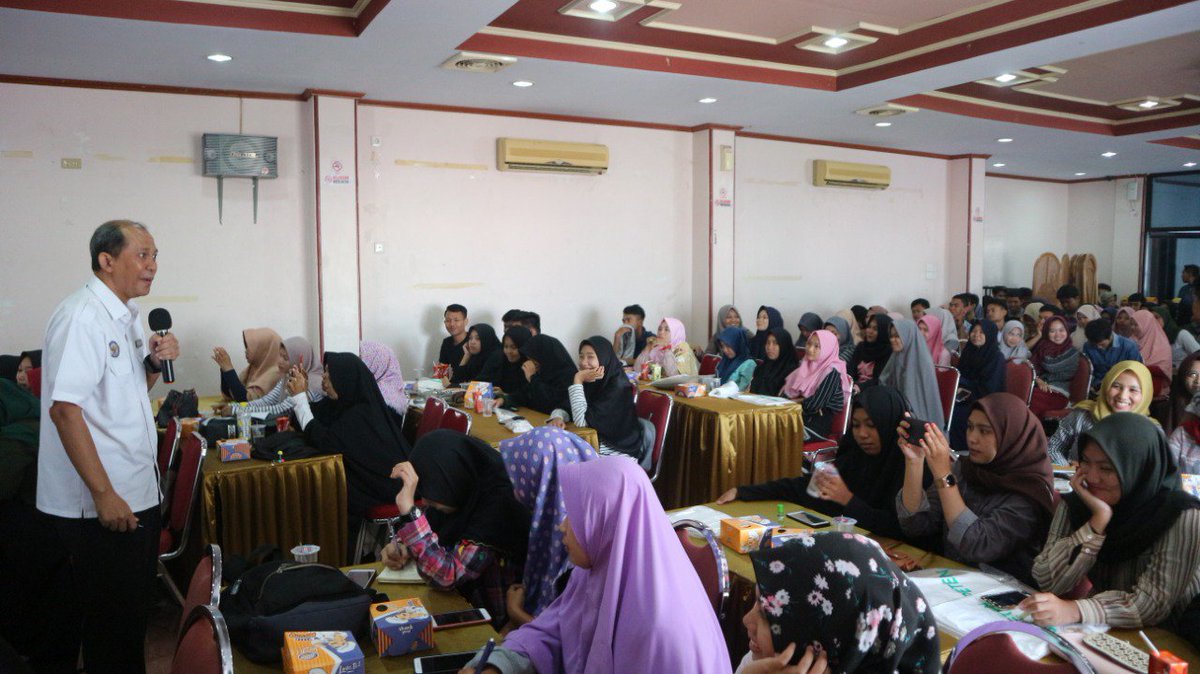 2 Hal ini, atas kerja sama BAPETEN dengan DPR RI, untuk menambah pengetahuan iptek nuklir dan pengawasannya. Hadir dalam acara ini Sekretaris Utama BAPETEN Hendriyanto Hadi Tjahyono <a href="/haditjahyono/">Hendriyanto Haditjahyono</a> dan Anggota Komisi VII DPR RI Andi Yuliani Paris <a href="/andiyulianip/">Andi Yuliani Paris</a>

#bapeten
<a href="/DPR_RI/">DPR RI</a>