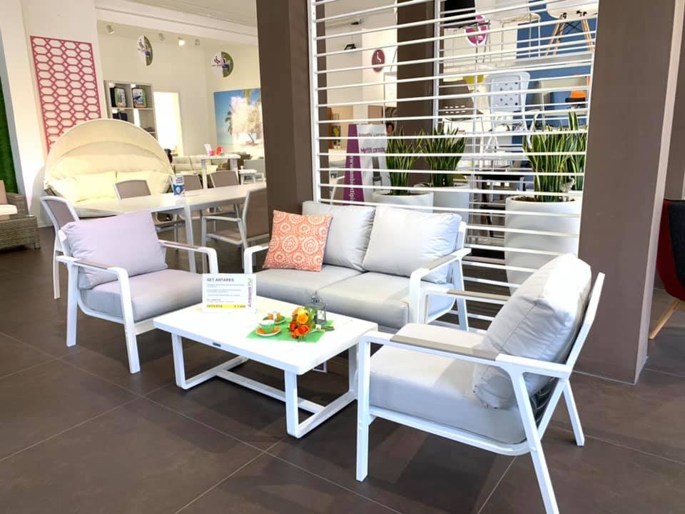 AmbientiPiu's tweet photo. #SHOWROOM DI #LECCE #RINNOVATO. Le collezioni più belle di #ArredoGiardino dai noi in #Offerta Speciale! Siamo a Lecce, in Via Leopardi 55 Vieni e lasciati incantare dal nostro showroom di 450 mq. AMBIENTI PIÙ LECCE, tel 0832522590
#26marzo #new #arredo #outdoor https://t.co/4mo7Qj9Pv2