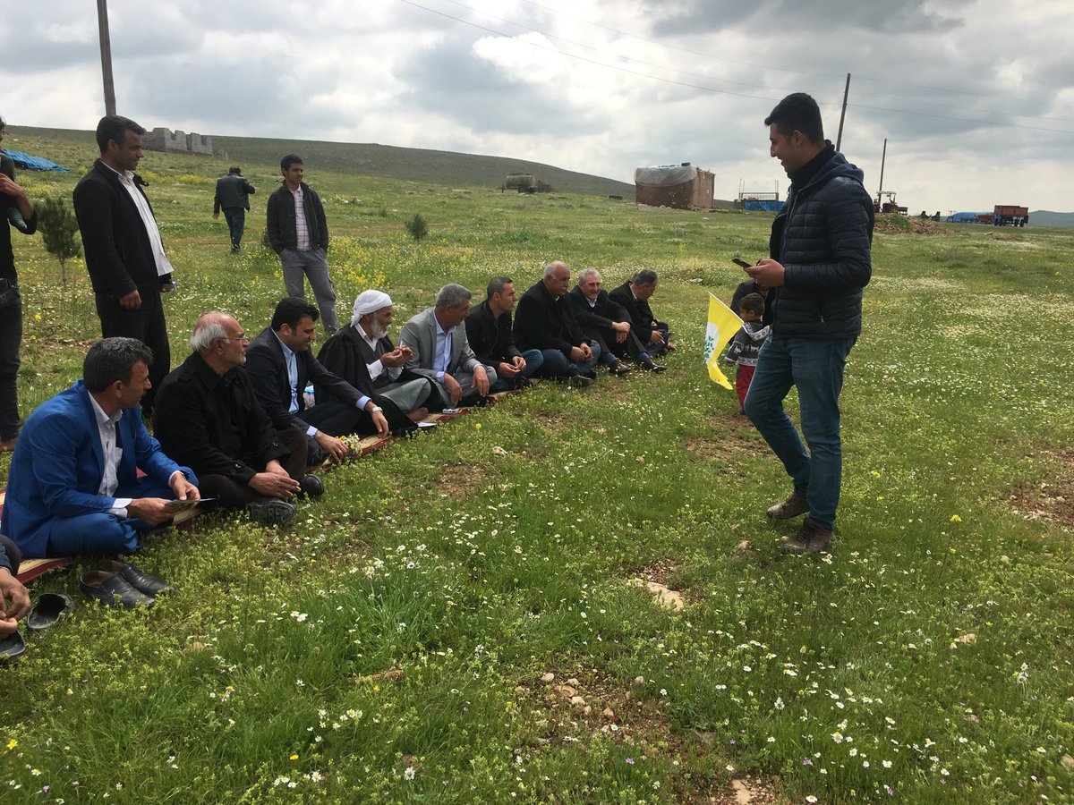 omerrocalan's tweet photo. Suruç köylerindeyiz https://t.co/lSaLzNFy4B