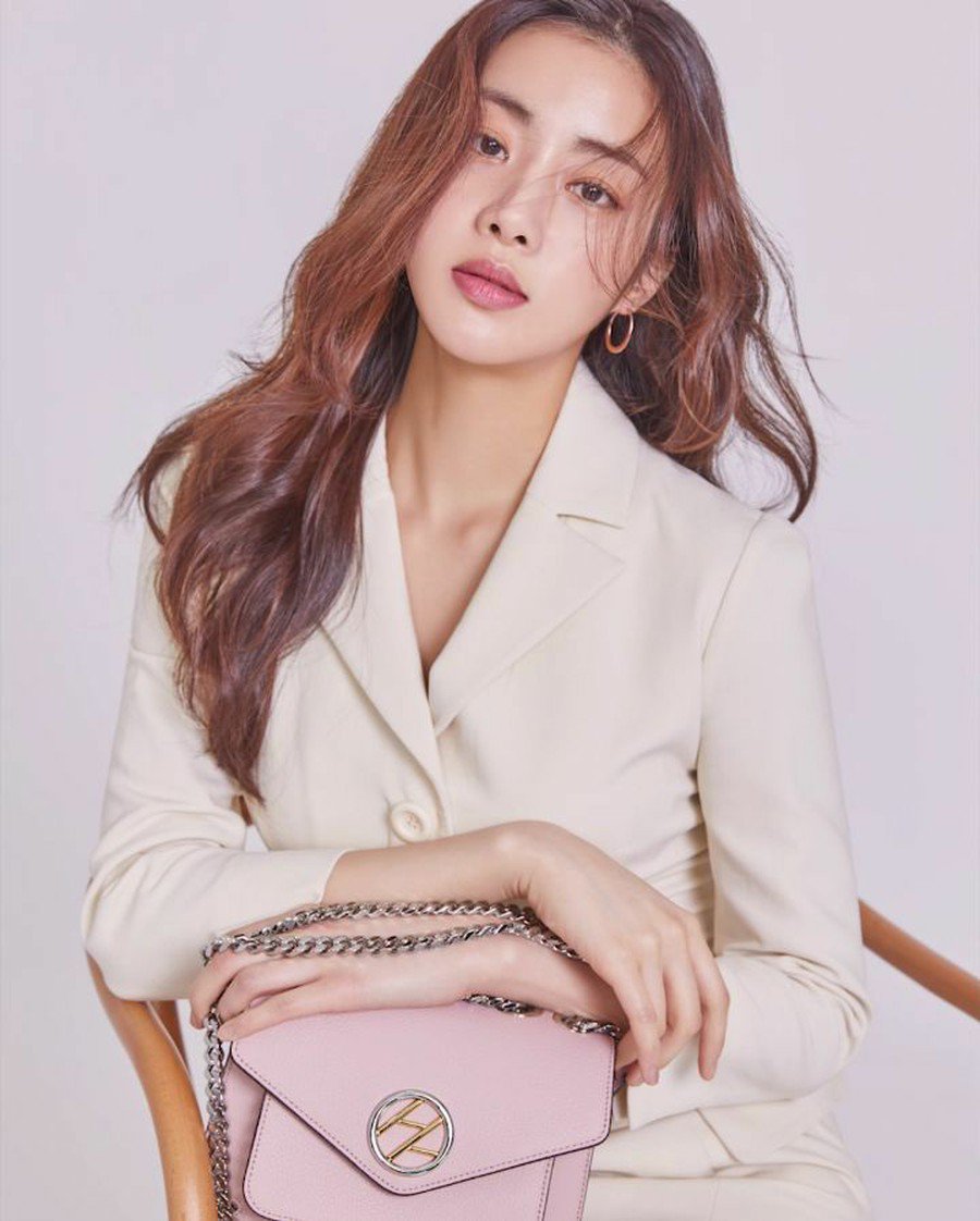 kpopceleb's tweet photo. 【G Official cos】 Actress Kang So Ra, movie released. "COSMOPOLITAN KOREA". 

「#KangSoRa」Summary： https://t.co/0FZwUrjlQ4 https://t.co/TWT0FPbWbU