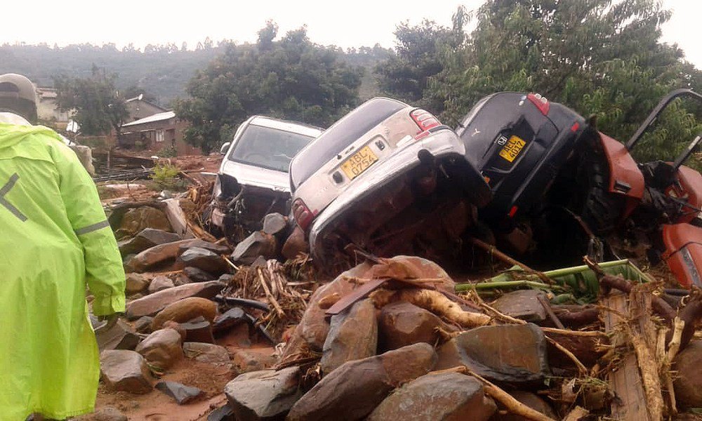climateaccckf's tweet photo. Cyclone Idai: Mounting more problems for Zimbabwe https://t.co/Q8QYoGniZ3 https://t.co/hi9qwdPCPi