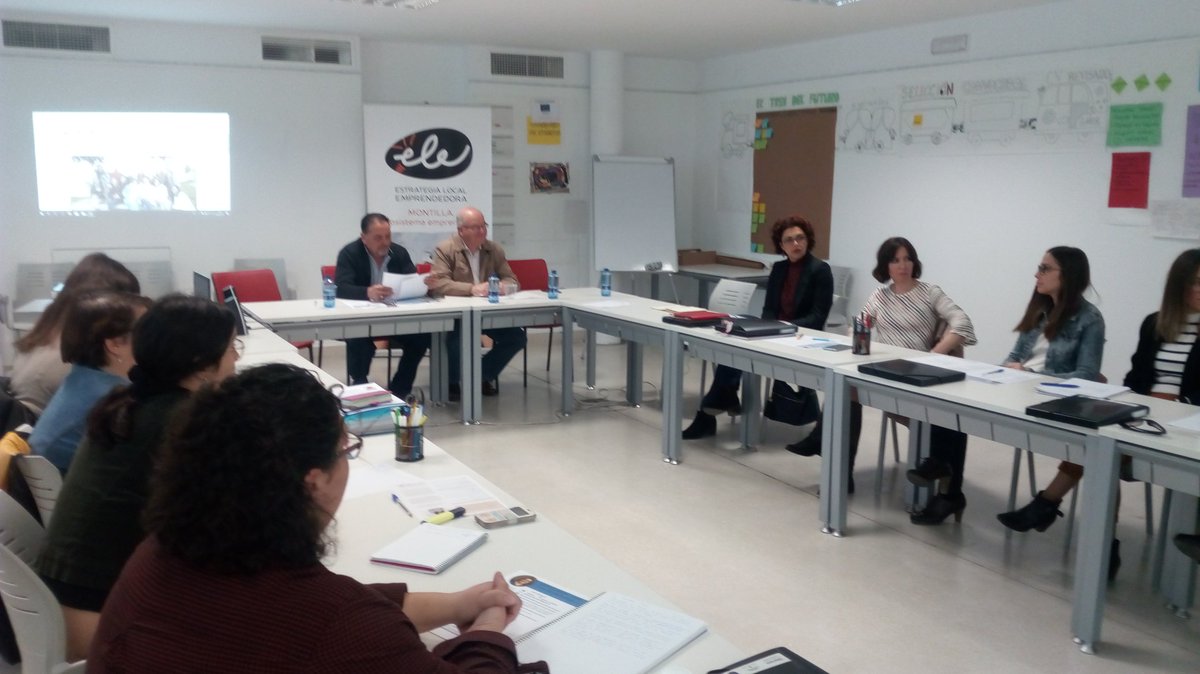 LanzaderaMonti's tweet photo. Arrancamos nuestro desayuno empresarial de @LanzaderaMonti,comenzamos con el presidente y vicepresidente de @AdemoMontilla aportándonos su gran experiencia y ofreciendo todo su apoyo. Gracias@AdemoMontilla https://t.co/GpgXDUXrdO