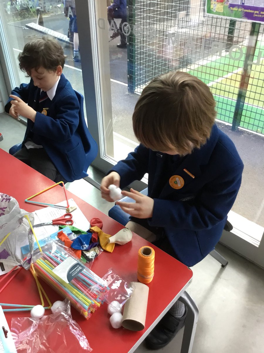 DonheadPreprep's tweet photo. PP1J had a lot of fun taking part in the Donhead Egg Drop yesterday. We spent the morning making our ‘egg capsules’ and headed to the Adventure Play to drop them from a height.....#Science #eggs #investigation https://t.co/hsRd3oYziW