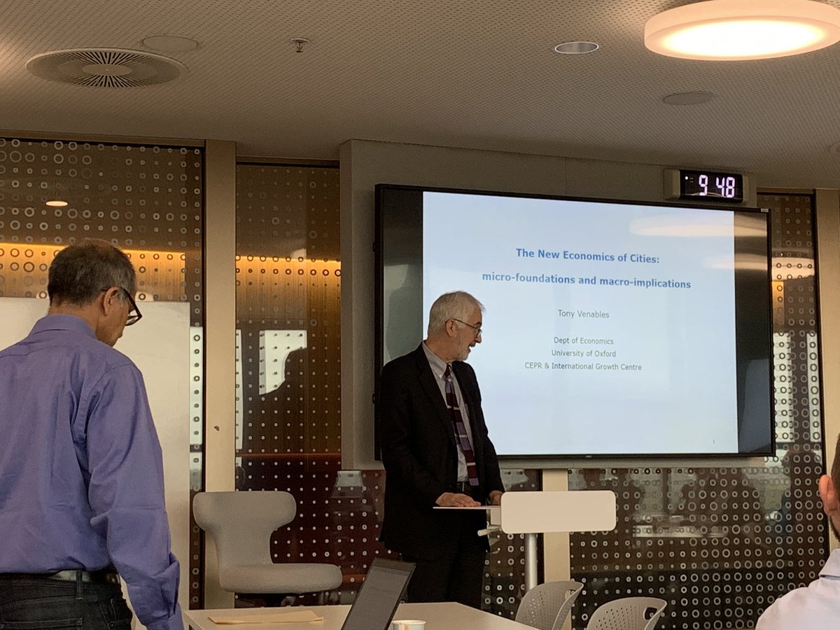 #economicsofcities Still don’t know what’s the ‘newness’ in this topic-usual #market vs gov regulation in infra investment. How it dismisses #creativeeconomy & #culturalplanning altogether is beyond me.@GrattanInst