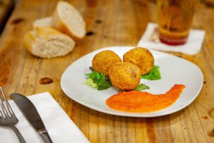 CheapinMadridES's tweet photo. Comienzan las IV Jornadas #Gastronómicas de la #Croqueta! 
📆27-30 de marzo.
📍 Área #triBall (Zona #Malasaña)
Podrás degustar todo tipo de versiones de este delicioso alimento. 
➕ https://t.co/tHmohD6veE https://t.co/kgPeBNlm5a