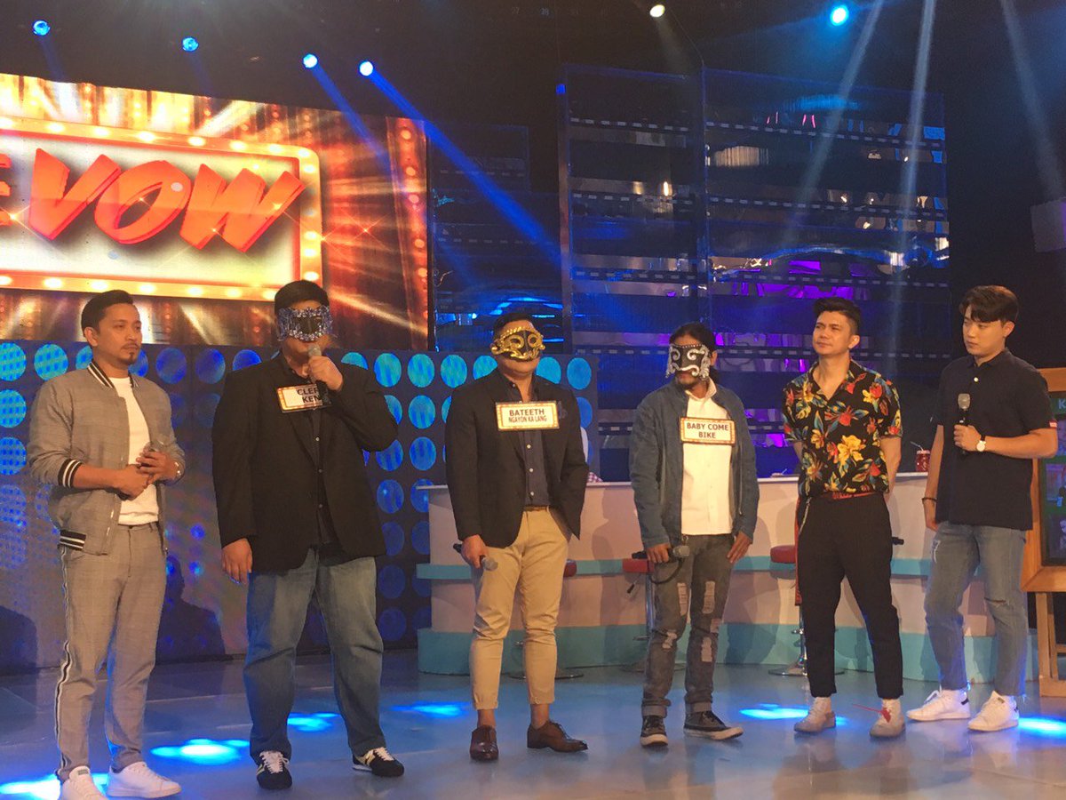 itsShowtimeNa's tweet photo. Ang tatlong kalaWHOk nagpa-impress sa mga WHOmahanap sa pamamagitan ng kanilang punong-puno ng emosyong pangako ng pakikipag-kaibigan sa THE VOW!
#ShowtimeKaVogue https://t.co/2OKqmAtM0c