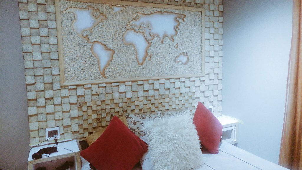 saki_ngwane's tweet photo. @DekroPaints An amateur DIY enthusiast #headboad #ChooseDay @decorexSA @100designsa. https://t.co/CdpGZbsVox