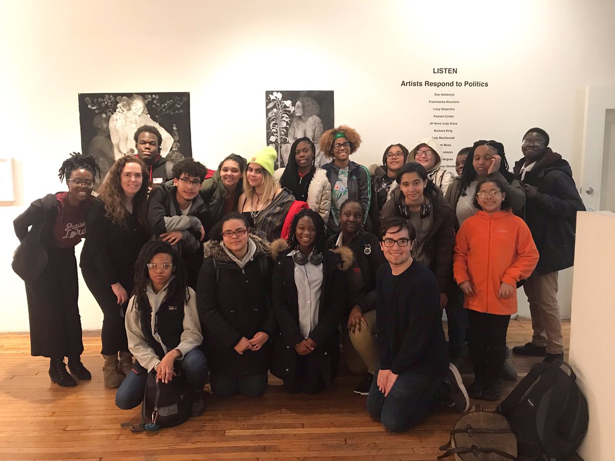 deborahyasinsky's tweet photo. It was such an honor to lead a curatorial tour for The Teen Curators from the Schomburg Center for Research in Black Culture!  of LISTEN: Artists Respond to Politics. Thank you for the great discussion!@SchomburgCenter @bronxartspace bronxartspace #futurecurators #bronxgallery https://t.co/Vp9Z2WuSkH