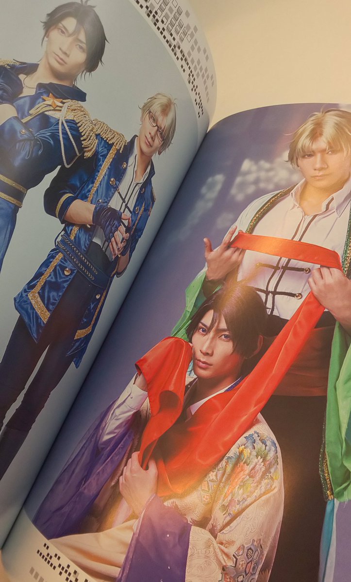 ツキステ 公式 パンフレット実物写真 通常パンフレットは 76p アニメ衣装でのデュエット曲イメージカットが入っていることがポイントです ツキステ ツキ帝 ツキステ 公式 パンフレット実物写真 通常パンフレットは 76p アニメ衣装でのデュエット曲イメージカットが入っていることがポイントです ツキステ ツキ帝
