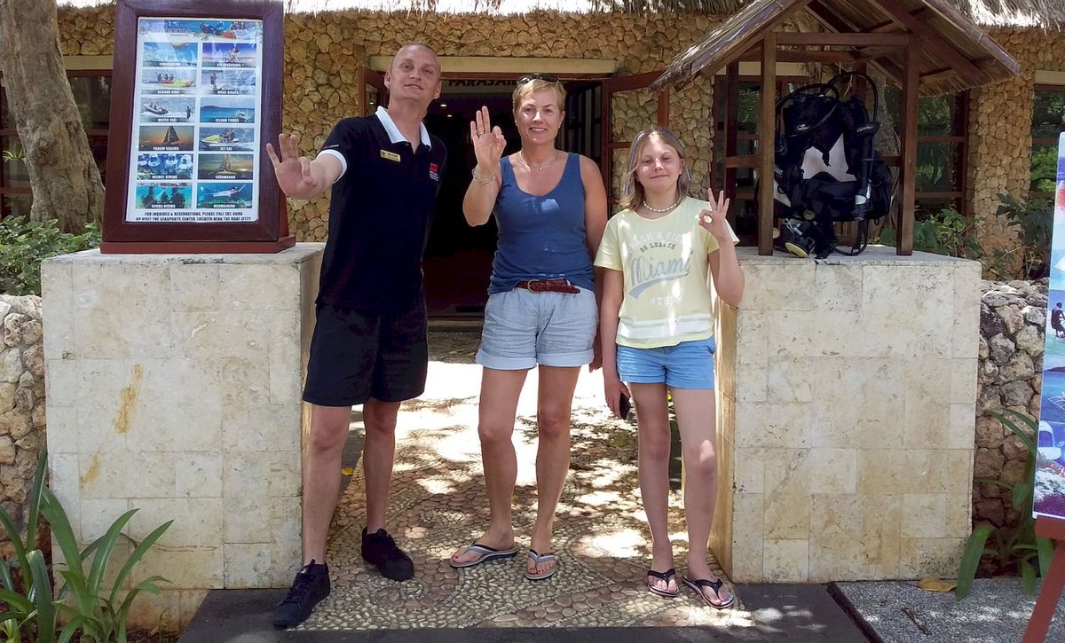 divescotty's tweet photo. Anneli and Kees completed their #SSI #OpenWater and #JuniorOpenWater #today with Franco. The team loved #exploring Angol Point, Friday's Reef and #Coral #Garden. Kees was excited to spot #lionfish and #Nemo! Well done again!
Learn #scubadiving now: https://t.co/0dCSCETdQn https://t.co/VTwXb54Wtz
