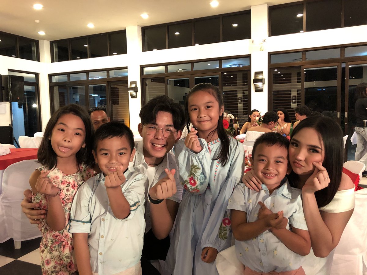 AgnesAmor1's tweet photo. The future looks like this. 😊Haaaaay, kilig never ends... @m_quinoo @FianGranco168 with (from L-R) my niece Jhulia &amp; Missy’s siblings Zeus, Zach &amp; Zhary. 💕cute lang diba mommies @TeamMissy_OFC @chichicakes1 https://t.co/LJ0lH1qfC6