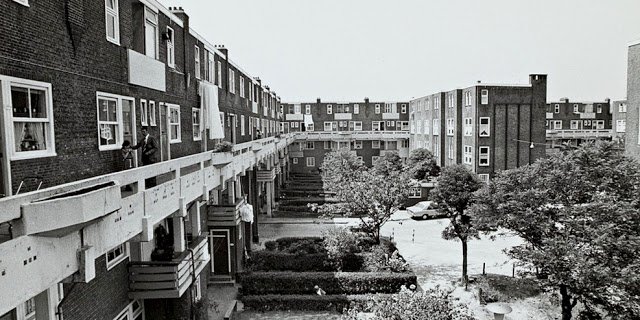 veredes, arquitectura y divulgación on X: ¡Buen #DimartsUrbans! Conjunto  Spangen en 1975, Rotterdam  / X