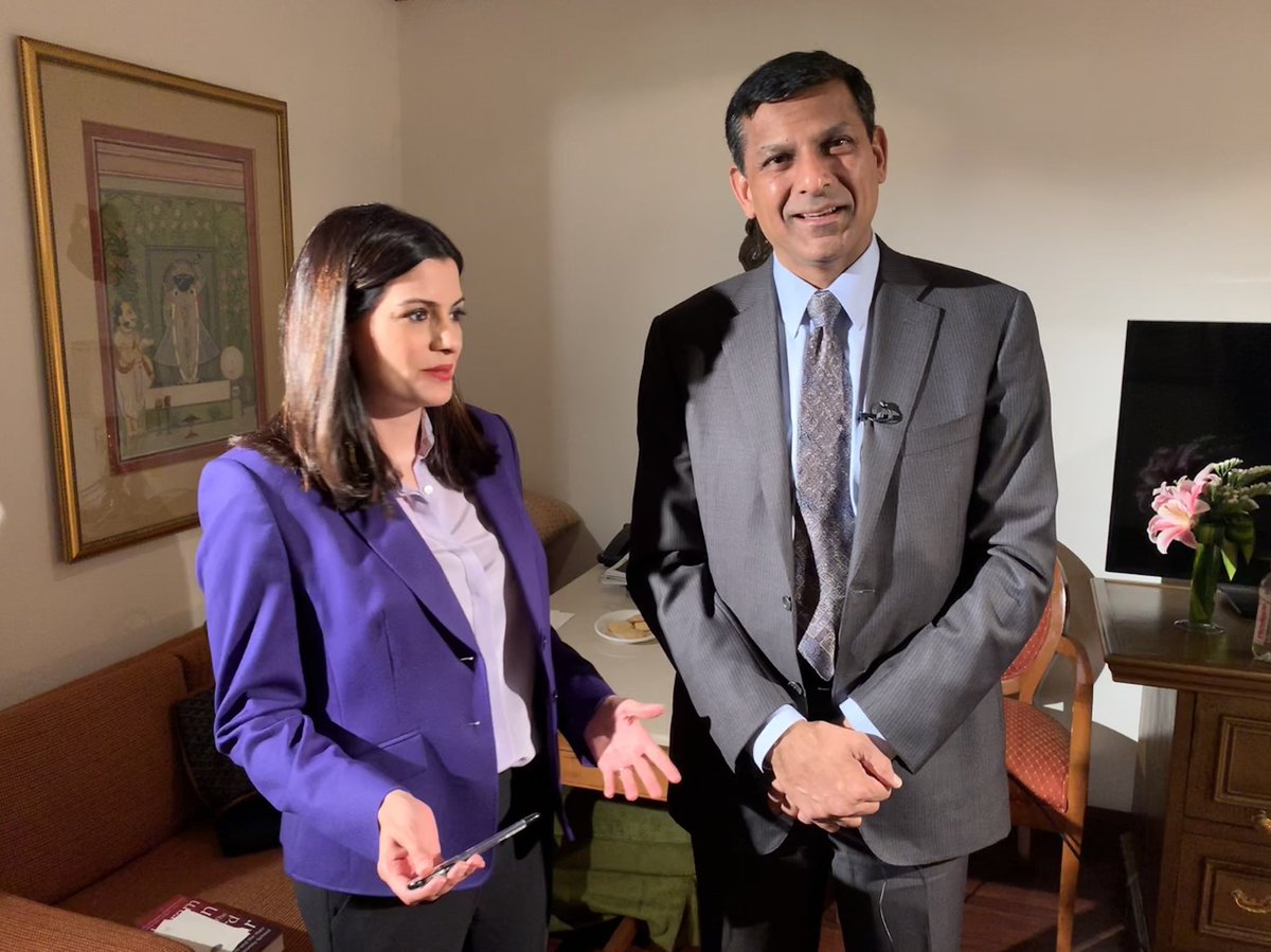 Nidhi's tweet photo. Raghuram Rajan says the focus of this election campaign needs to be the economy and jobs. Says there is a huge hunger for good jobs; questions the disconnect between the GDP numbers and lack of investment. Also talks about the dangers that groups like the RSS pose to India. 9pm https://t.co/8tiWxiWqWG