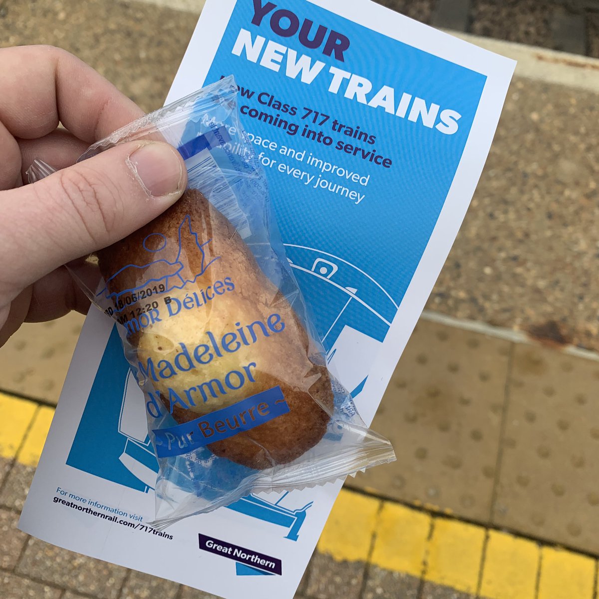 DanAtkinsonUK's tweet image. Thanks for the free snack @GNRailUK I believe my train tonight 1800 MOG-HAT is due to be one of the new #class717 trains. Looking forward to seeing how it feels compared to this morning’s vintage #class313
