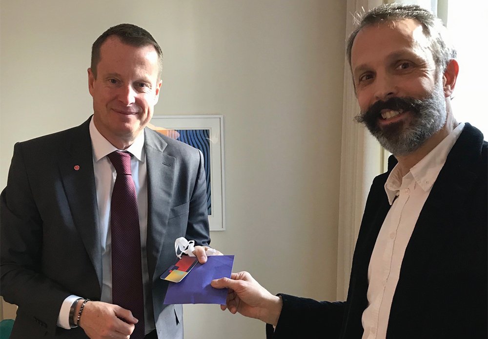 <a href="/DigiRadet/">Digitaliseringsrådet</a> har överlämnat en ny lägesbild till regeringen och statsrådet <a href="/Ygeman/">Anders Ygeman</a>. Denna gång handlar det om digital infrastruktur. Utgångsläget för Sverige är mycket bra. I den utvecklingsfas Sverige befinner sig i finns det däremot 6 angelägna utmaningar. digitaliseringsradet.se/aktuellt/nyhet…