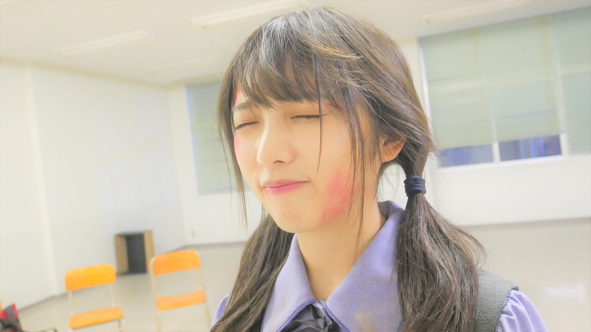 ザンビ　乃木坂46　与田祐希　サイン入りビックリマンシール風 ザンビ乃木坂46与田祐希サイン入りビックリマンシール風