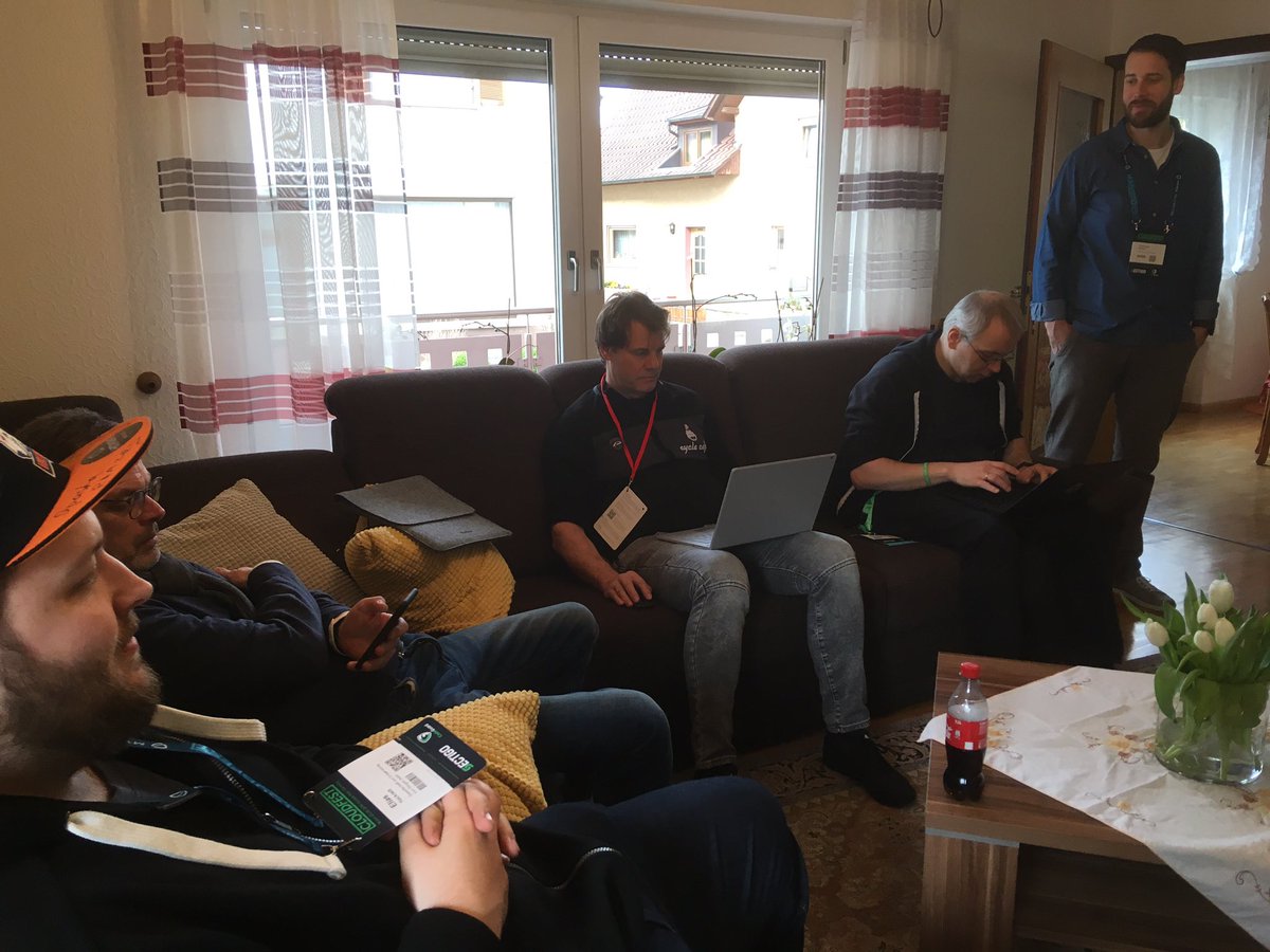 luckow's tweet image. Team #cmsgarden is ready to rumble :) see you i a few minutes at #cloudfest