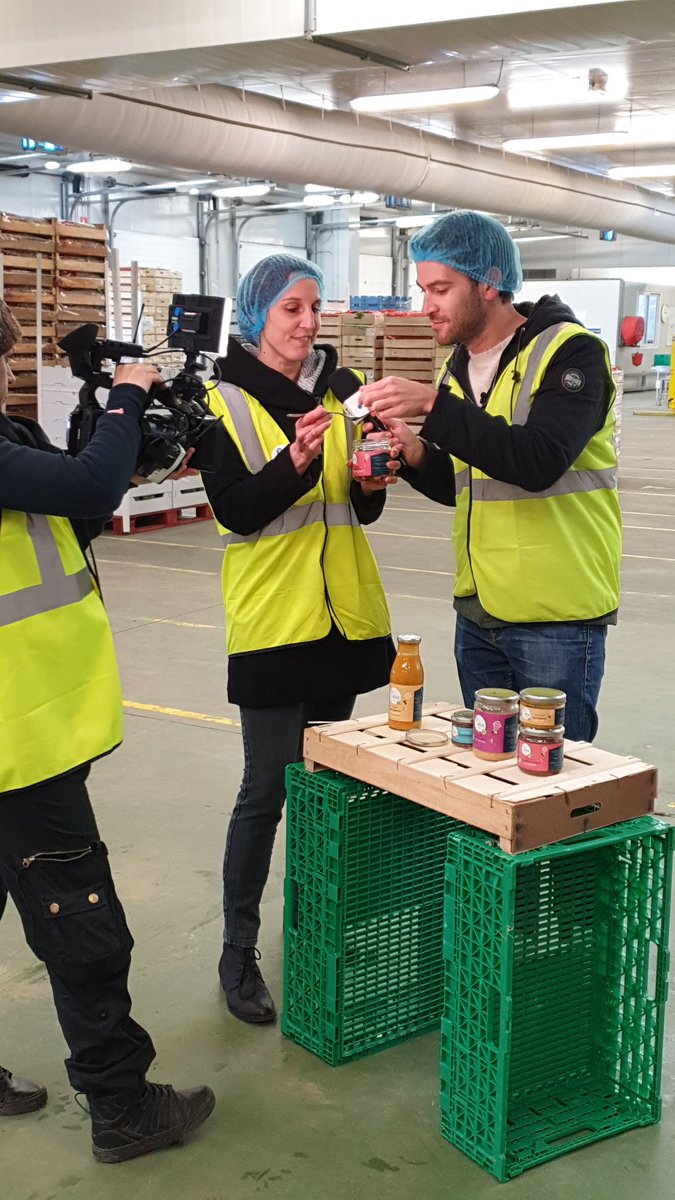StephanieMoyou's tweet photo. @F3PaysdelaLoire en decouverte du projet @PegValOrise chez #fleurondanjou ce matin un des partenaires : #EconomieCirculaire #valorisation #legumes #noncommercialisables
Plus d'infos sur FB Ornorme Anjou https://t.co/ChT4ojlh6y