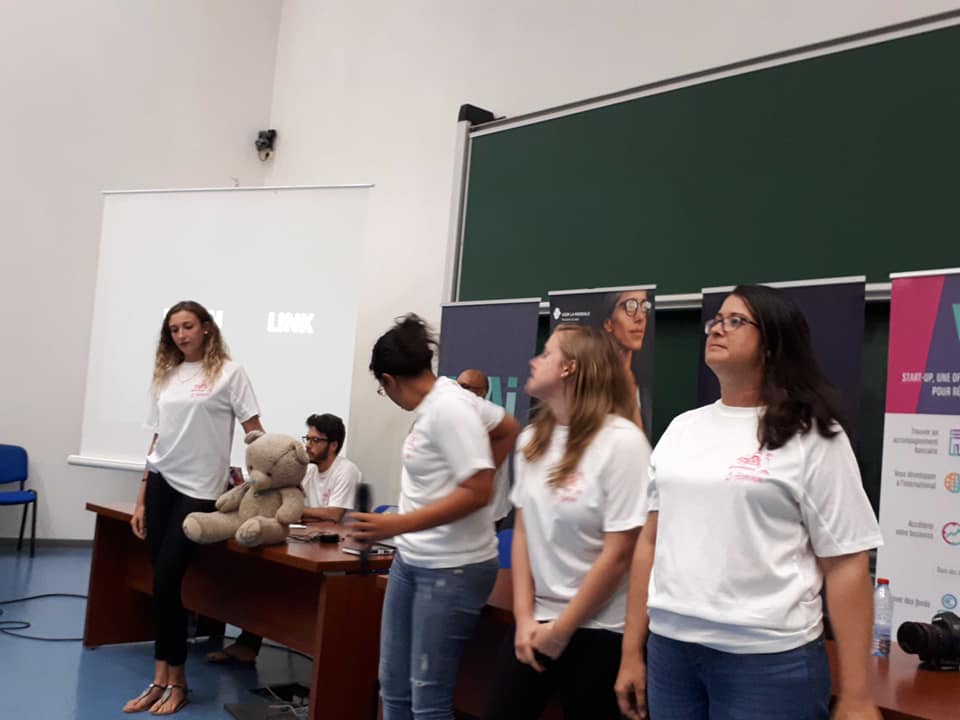 nestreunion's tweet photo. Startup Weekend Ô féminin is over ! Félicitations ! En tant que promoteur de l'entrepreneuriat, l'association THE NEST BY &amp; FOR ENTREPRENEURS était présente pour coacher ces jeunes entrepreneures avec Evelyne MARIANNE FAREL mais également en tant que participants (plusieurs) :)) https://t.co/XuN2jk9h9L