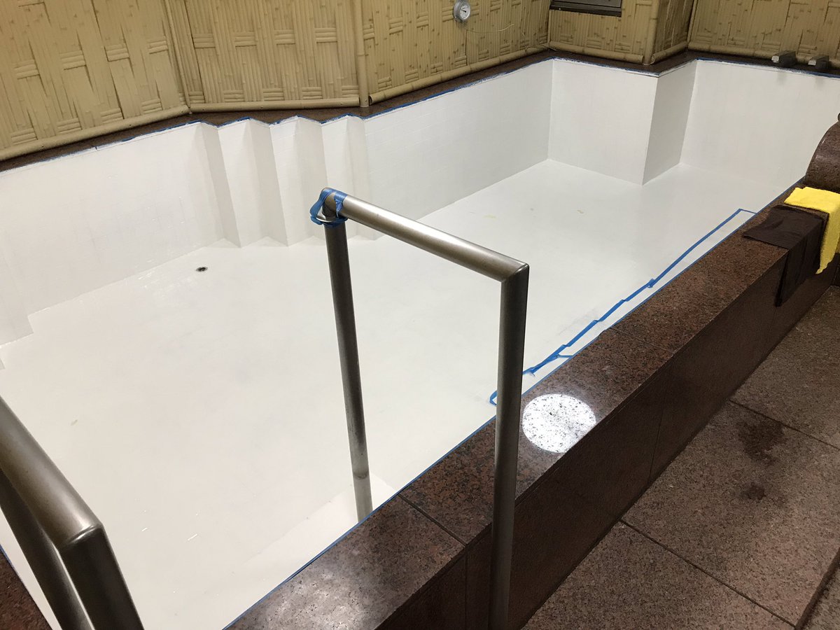 newwingyoshida's tweet image. ベルサイユ宮殿の水風呂になってきたな あっこれに入るの女子からか 
なんか不思議！