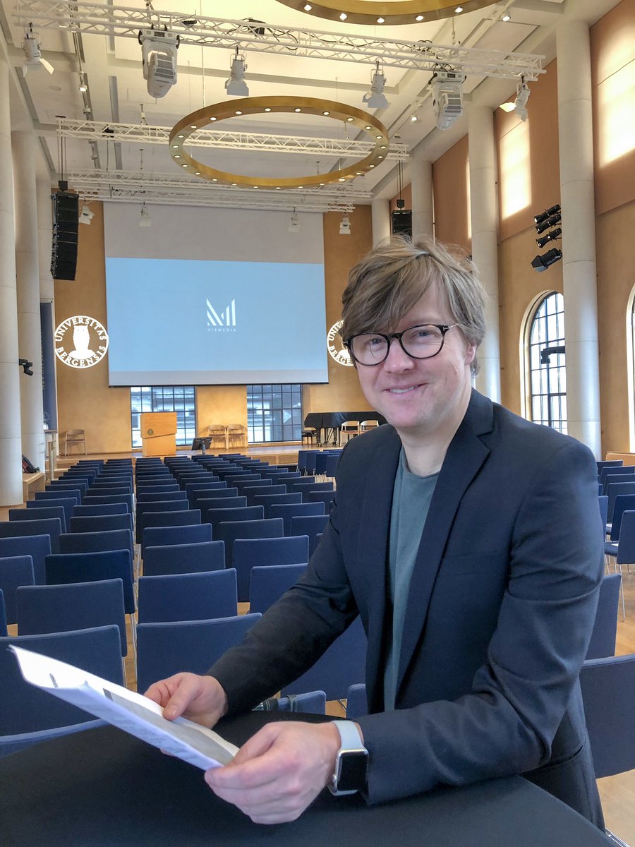 vismediaorg's tweet image. Frode Guribye is ready to lead the show today! See you soon👋🏼 #universitetsaulaen #visualtechnology #visualtransparency  #vismediakonferansen2019