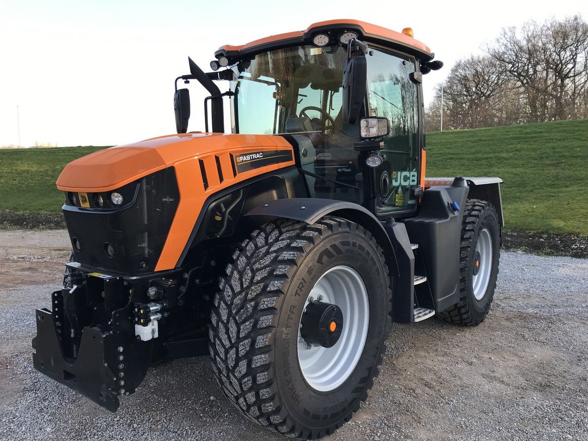 amsauctionsuk's tweet photo. SALE DAY TODAY - TUESDAY 26TH MARCH AT 9AM, STAFFORDSHIRE, UK JCB Auction Number 56 – for details and Online Bidding visit https://t.co/HT73iRccTk #JCB #Fastracs #Auction #LoadingShovels #Excavators https://t.co/C0ta4yZcHE