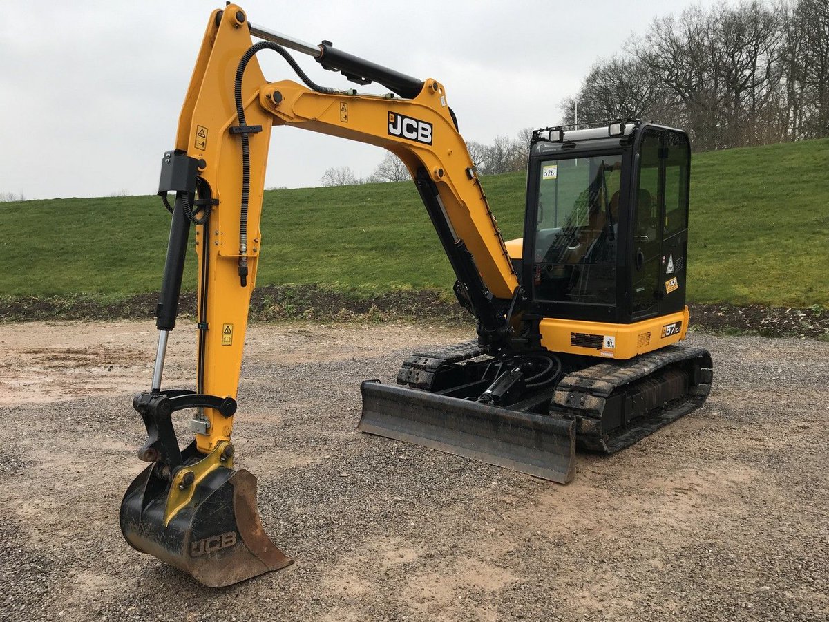 amsauctionsuk's tweet photo. SALE DAY TODAY - TUESDAY 26TH MARCH AT 9AM, STAFFORDSHIRE, UK JCB Auction Number 56 – for details and Online Bidding visit https://t.co/HT73iRccTk #JCB #Fastracs #Auction #LoadingShovels #Excavators https://t.co/C0ta4yZcHE