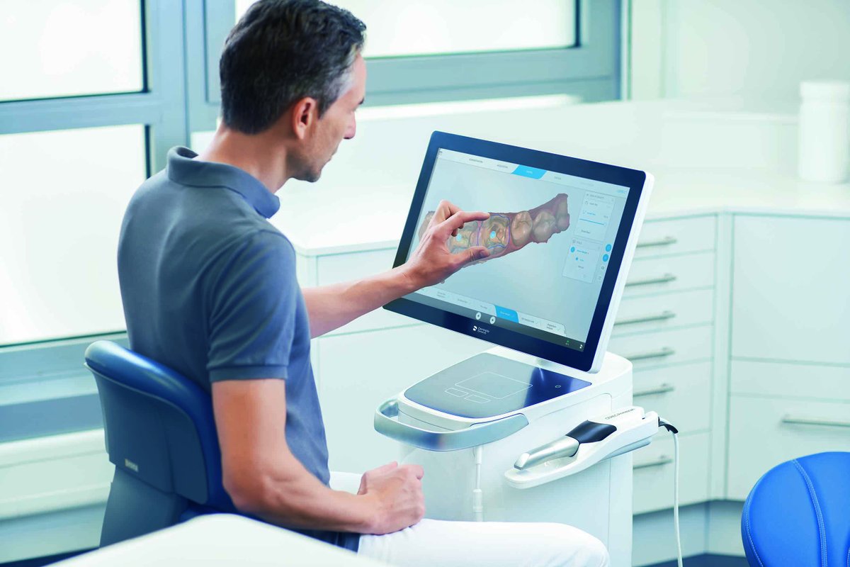 DS_Iberia's tweet photo. ¿Quieres conocer la cámara intraoral más rápida del mundo? 🚀
Inscríbete ahora al #SimposioDigital de @HenrySchein_Esp y ven a probar la nueva #Primescan 
👉 https://t.co/jauGraOo0y 👈 https://t.co/VJQz60TF0s