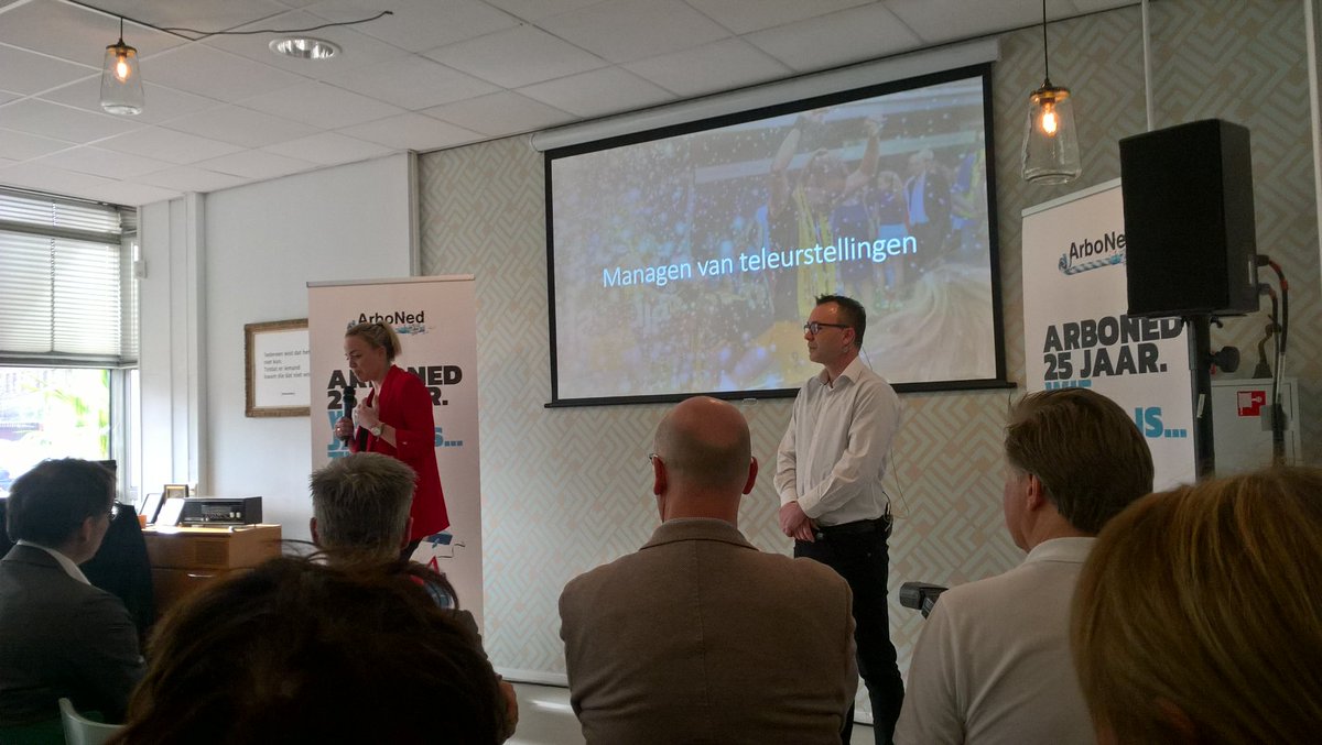 "Als niemand iets tegen je zegt als het niet goed gaat, dan ga je maar door." <a href="/MaartjePaumen/">Maartje Paumen</a> zet de aanwezigen aan het denken in Arnhem. #ArboNed25jaar