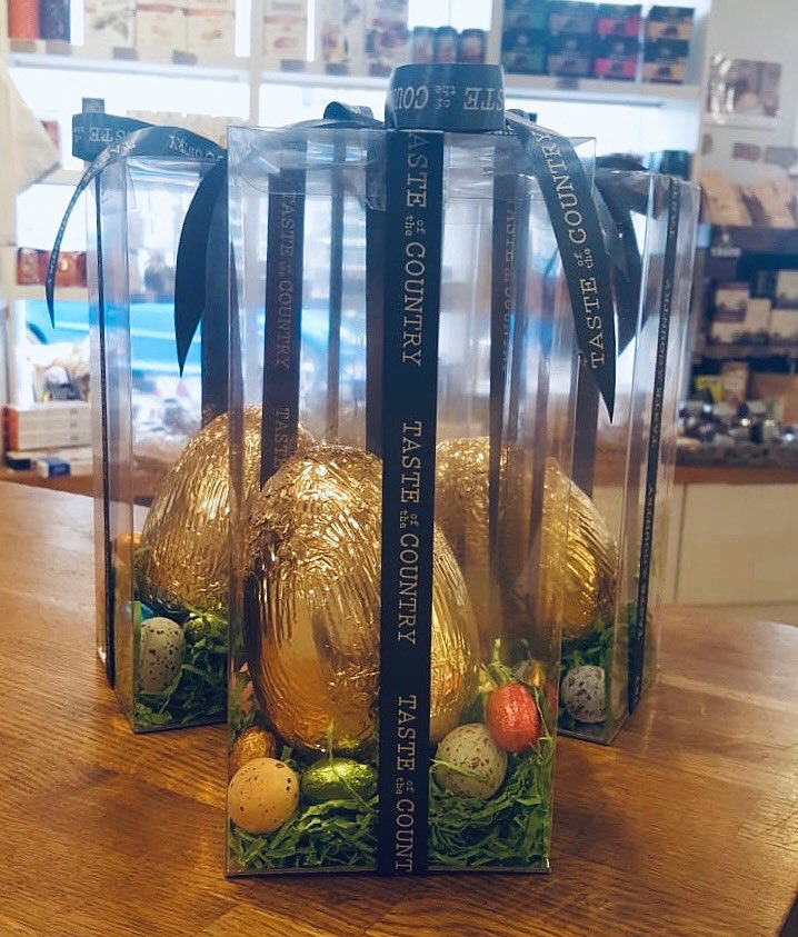 Beautiful golden #Easter eggs! 😍😍

For a magnificent, extra special Easter, we have plenty of chocolate eggs of all shapes and sizes ✨ 🐣