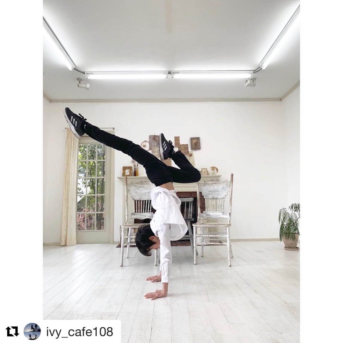 japantravelbug's tweet photo. That is a GORGEOUS #鹿倒立 #staghandstand!! So proud of my #mensrhythmicgymnastics friends!! 💕 #Repost @ivy_cafe108 with @get_repost
・・・
#鹿倒立 #みんなの鹿倒立 #acrobatics #rhythmicgymnastics #mensrhythmicgymnastics https://t.co/vg9g5li7Uh