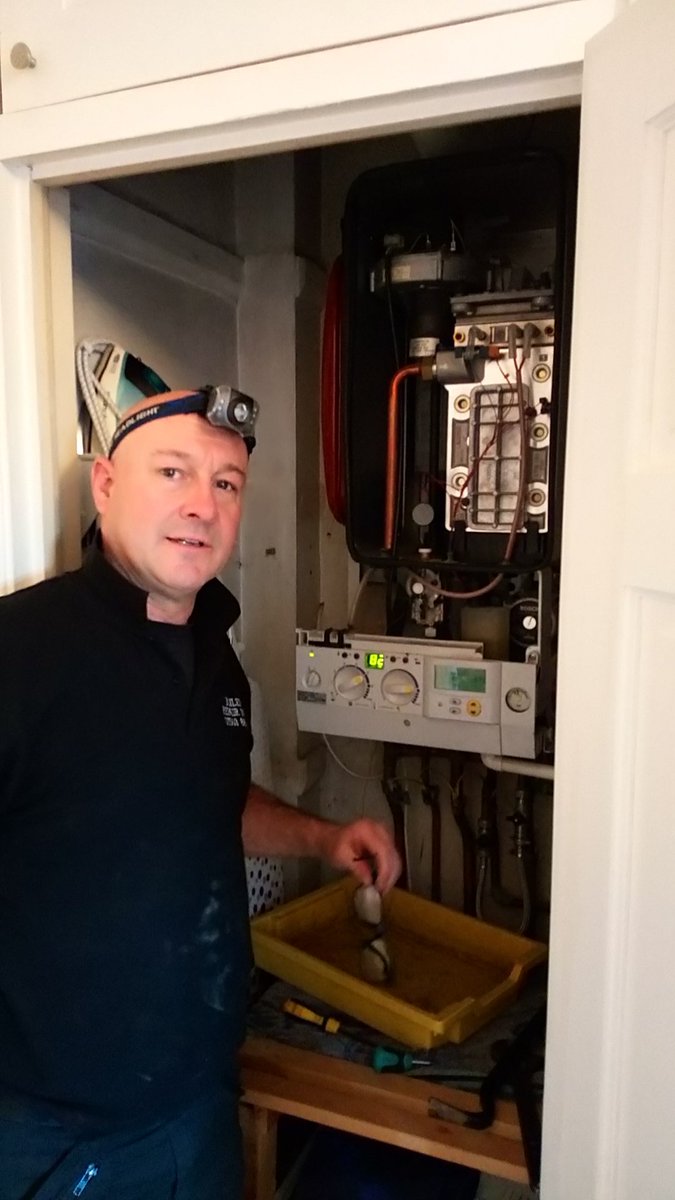 Jon_Boilerman's tweet photo. Working on a boiler that keeps loosing pressure, another #boilerrepair for boiler repair man #newboilers #boilerservices #gassafe https://t.co/88fVLl4X8J