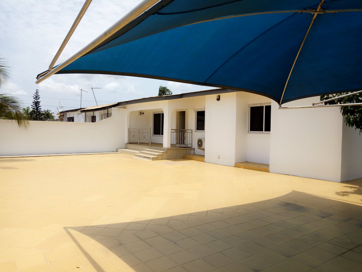 3 bedrooms house for sale at Regimanel estate community 18 off the Spintex RD Acca-Ghana call, text, Kwaku on +233543903731 for more details #Ghana #Accraproperties #Eggheadproperties #Ghanahomes #Spintex_Accra