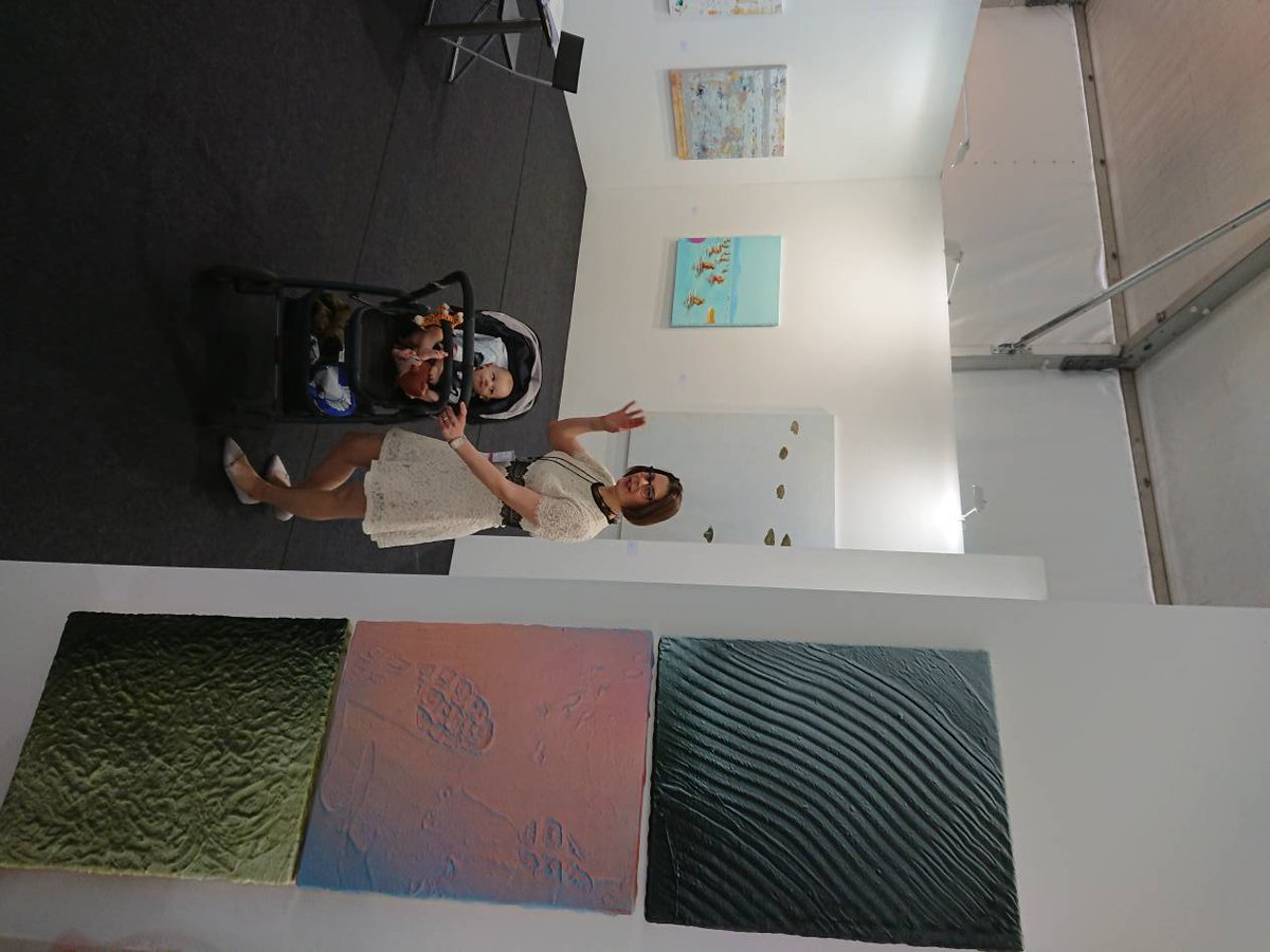 FiumanoClase's tweet image. #lorenzoviking and Francesca ready   on booth A09 before the evening view opens here @artcentralhk

#joakimallgulander #samburford #denesmaroti #rogerholtom #hermanlohe #takefumihori #contemporary #painting #hongkong #asia #artbasel