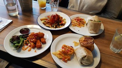 Burritos, halloumi fries and a lavish take on the Canadian national dish of poutine. 

Brewski is 'the home of North American comfort food'.

My latest review is now available: 
mgfoodforthought.blogspot.com/2019/03/brewsk…

<a href="/BrewskiChorlton/">Brewski Chorlton</a> #FoodBlog