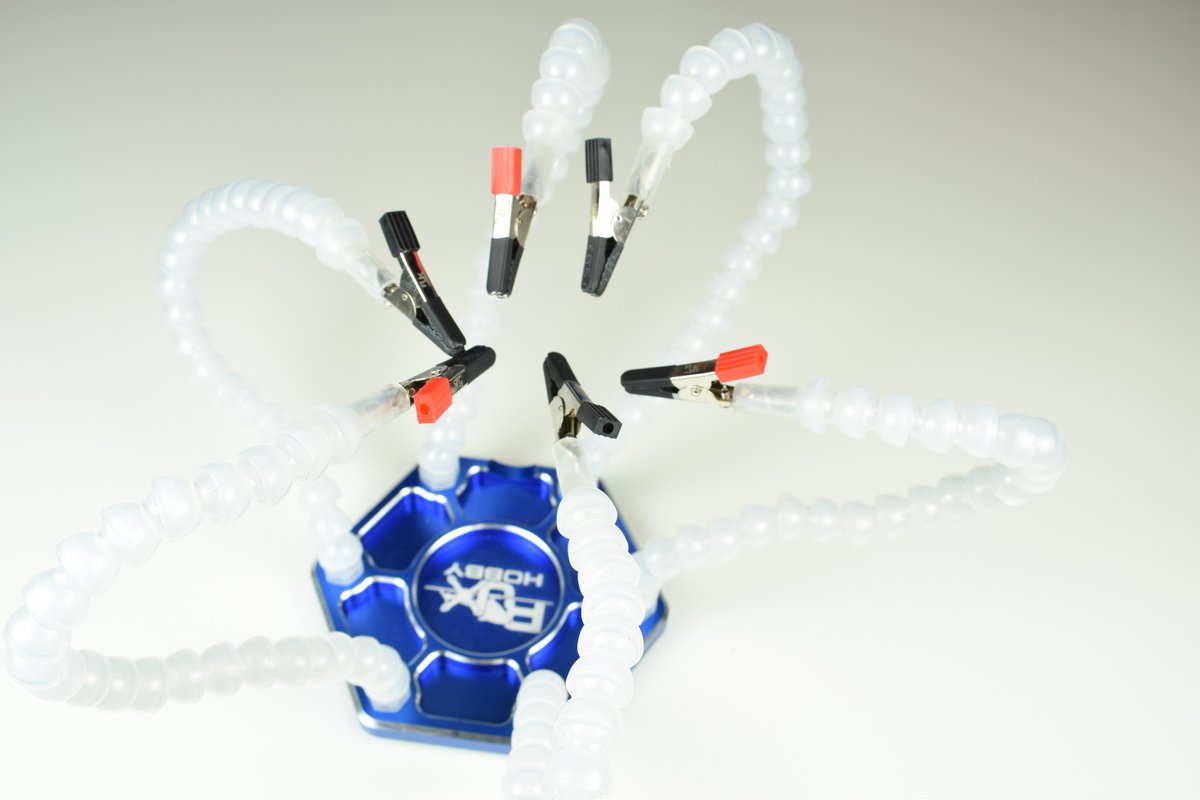 Sharing my helping hands!! Fully flexible, White transparent arms and 'soft' clips .. so no teeth marks on your Lego @thistof  Looks great doesn't it? #toolkittuesday #brickfilm #brickfilming #stopmotionanimation