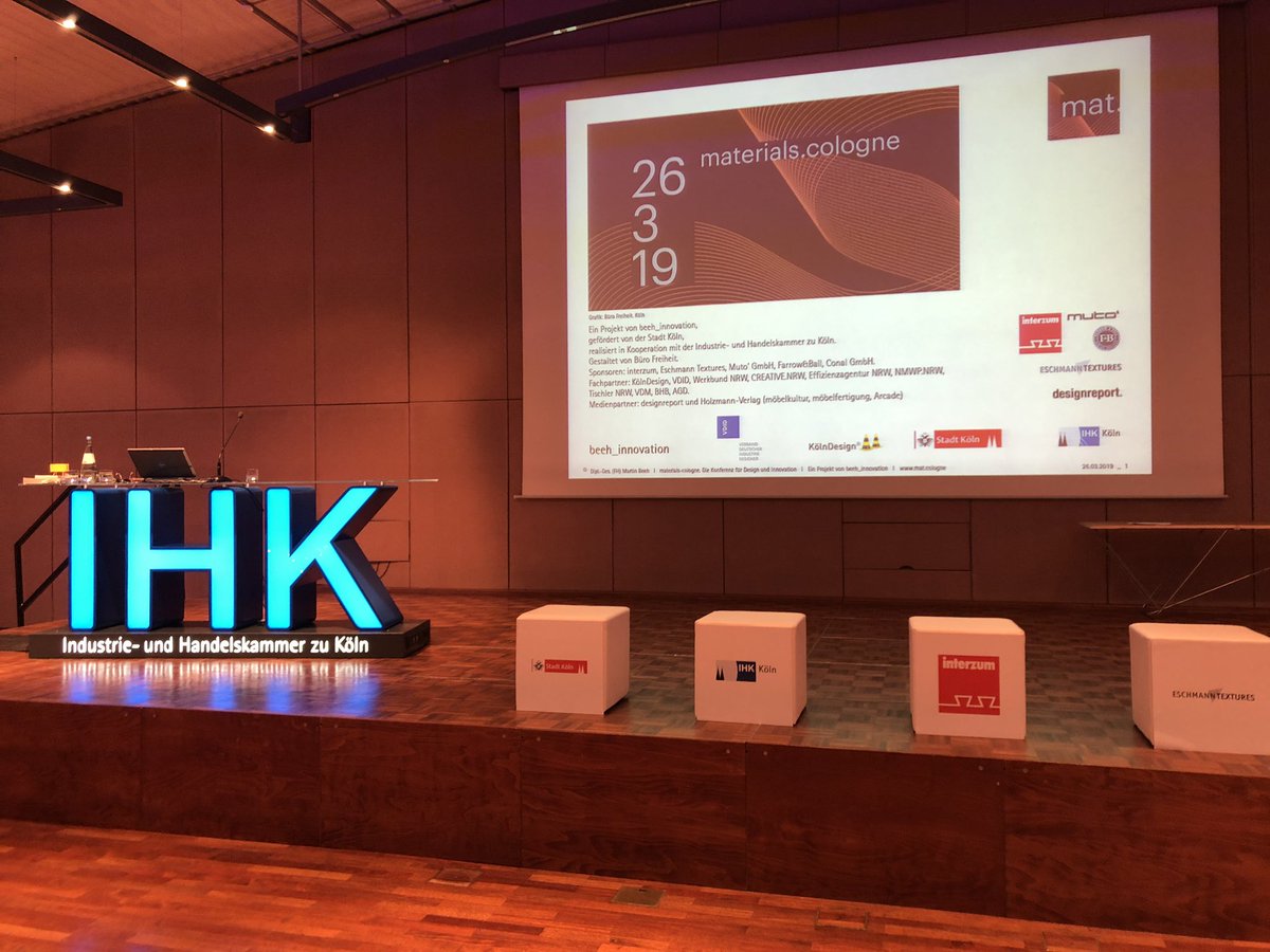 Ulrich_Soenius's tweet photo. Soeben habe ich die #materialscologne in der @ihkkoeln eröffnet. Die Konferenz wird von Martin Beeh organisiert. In den Mittelpunkt meiner Begrüßung habe ich die Qualität der Produkte gestellt, die für die #Unternehmen unserer Region von großer Bedeutung ist. #Design #Farbe https://t.co/9HRwSvXqQP