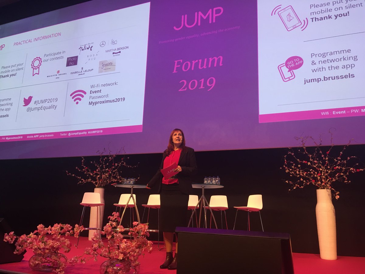fbardeau's tweet photo. Le #ForumJUMP de #Bruxelles c’est parti ! @simponco y intervient pour parler #kackeuses #reskilling et #upskilling https://t.co/Ku7wCNe2G4