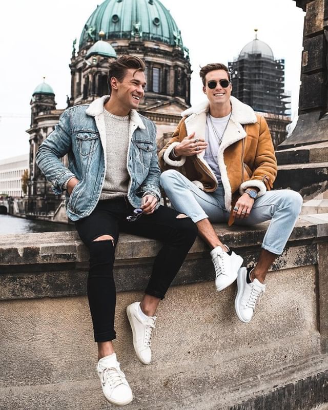 bm_amine94's tweet photo. When your bro and you love the same type of style 😎⚡️
Tag your brother in style .
.
By @jf_maier  and @christopherbark .
.
.
.
.
.
.
.
#houseofstreetwear #leatherjackets #doublebreasted #malefashion #dandystyle #highfashionmen #guyswithstyle #mensfashions #partnerlook #menst… https://t.co/mdVEQR3ZUz