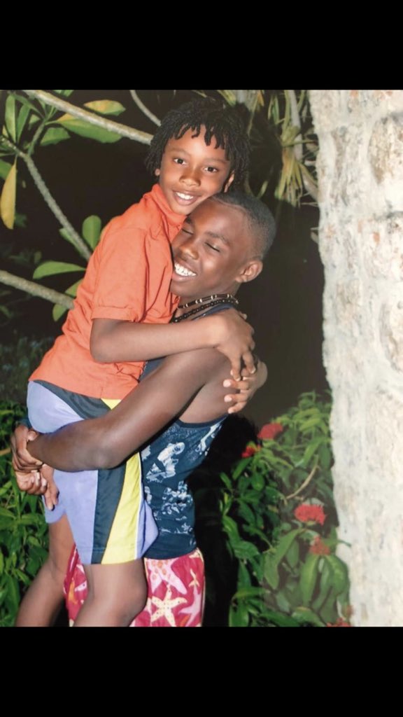 MarcusThuram's tweet photo. Joyeux anniversaire au plus fort de la famille 👑❤️ je t’aime fort change rien ❤️❤️ https://t.co/dl2OW4Rnra