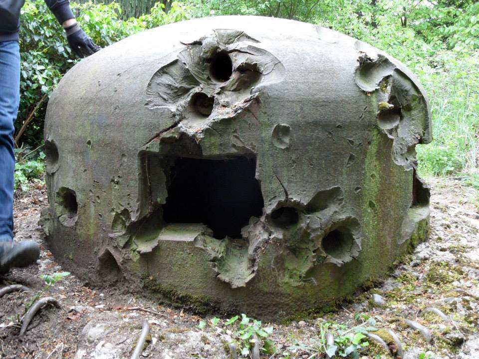 Gabions were therefore mostly used as an expedient, where time or materials were limited. Where weapons became more effective, manouver more practised, and concrete and steel more available, they faded from common use/7