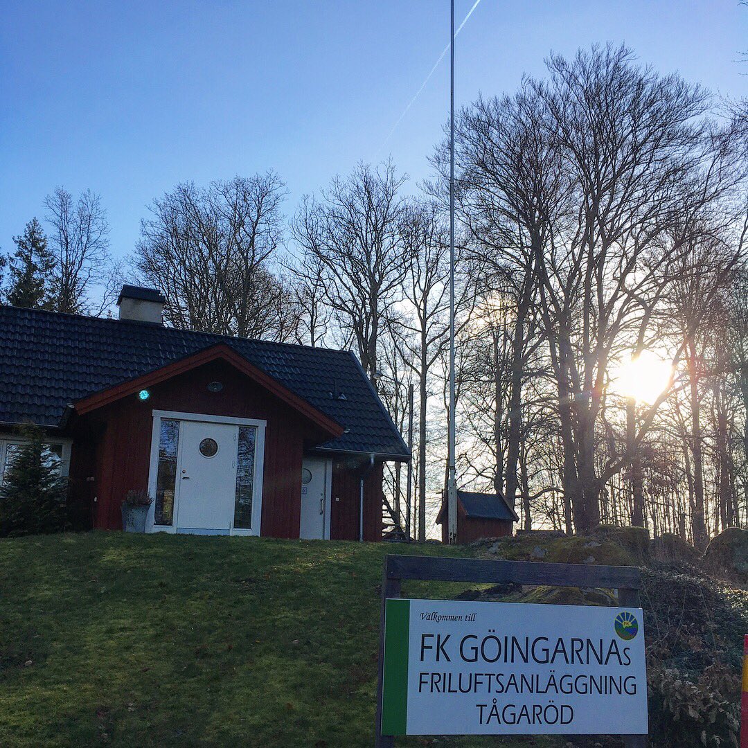 Running via the Lüneburger Heide towards new challenges. ⚡️
First stop of my WOC19 journey is <a href="/TPPunakone/">Punakone</a> 10Mila camp in the beautiful clubhouse of FK Göingarna. 🔦🌲
#woc2019