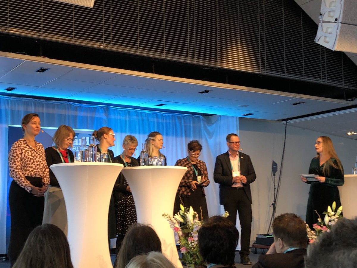 Nu diskuterar ett gäng kloka vårdaktörernas hur primärvården ska mäkta med att växa i samverkan med kommuner. Tydlig ledning, långsiktighet och mod nämns som några framgångsfaktorer. #vårdarenan #svmed