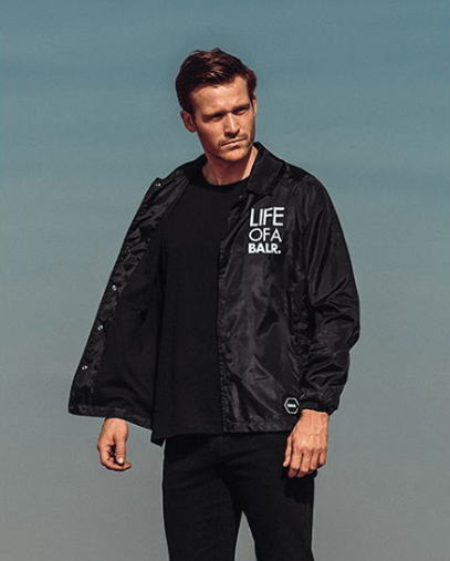 Balr2J's tweet photo. 【人気商品】#BALR. ウインドブレーカーです♪ 国内価格 41,040円→  当店28,400円で送料込、1万円以上お得になっています。完売のサイズが出始めていますので確保はお早めに♪ #海外ファション #メンズファッションコーデ >> https://t.co/gIhOTMvCK9 https://t.co/ade1EYKWw2
