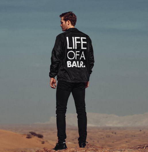 Balr2J's tweet photo. 【人気商品】#BALR. ウインドブレーカーです♪ 国内価格 41,040円→  当店28,400円で送料込、1万円以上お得になっています。完売のサイズが出始めていますので確保はお早めに♪ #海外ファション #メンズファッションコーデ >> https://t.co/gIhOTMvCK9 https://t.co/ade1EYKWw2
