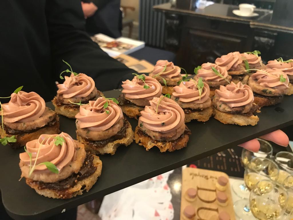FoieRoyale's tweet photo. Chef @IstvanUlmann presenting Foie Royale with braised pig head and fig and liquorice chutney @thechefsforum @BerwickLodge https://t.co/nHL6nZSSVS