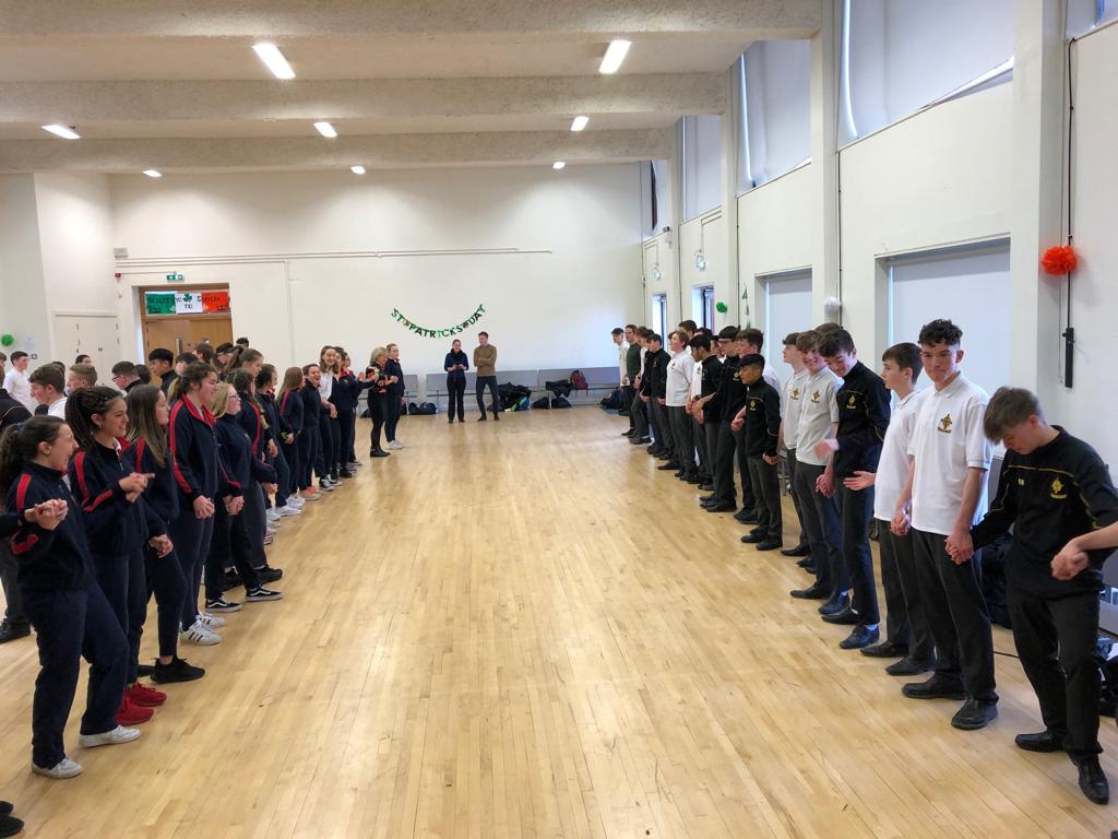 rockfordmanor's tweet photo. ☘🇮🇪 Seachtain na Gaeilge 🍀☘🇮🇪
Ceile leis na Buachailli O colaiste clonkeen #ceile #irish https://t.co/DHOyxLgrzv