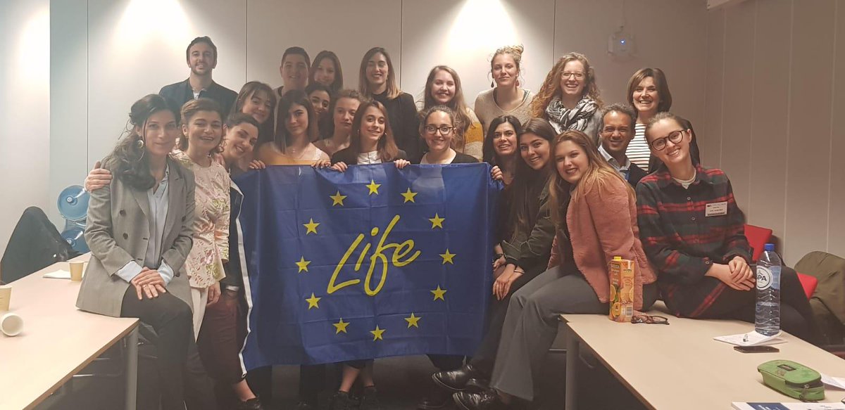 kuklabxl's tweet image. Italian students visiting @EU_EASME to exchange ideas on #LIFE_Programme #COSME_EU #YEB_EU #H2020 #rawmaterials #circulareconomy . How to feel now closer to European institution.
 @UnitedNetworkEU