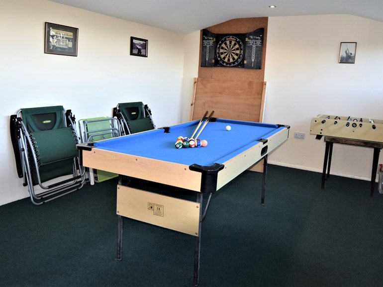 You won't be short on entertainment in any of these properties, all equipped with a games room of some sort. From tennis courts and games rooms to play paddocks and pool tables, take your pick of fantastic facilities! 
bit.ly/games-room-pro…

🏠 Holy Island View